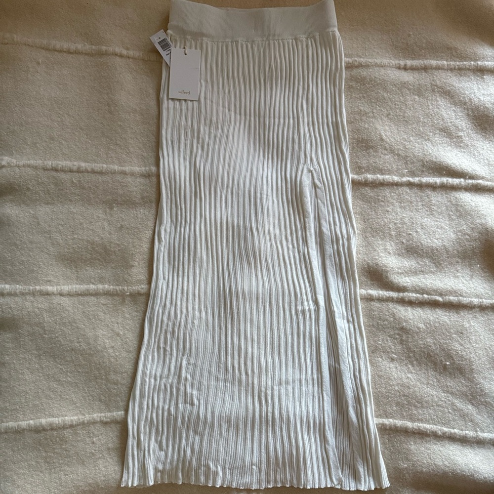 Wilfred | White Ribbed Knit Slit Skirt